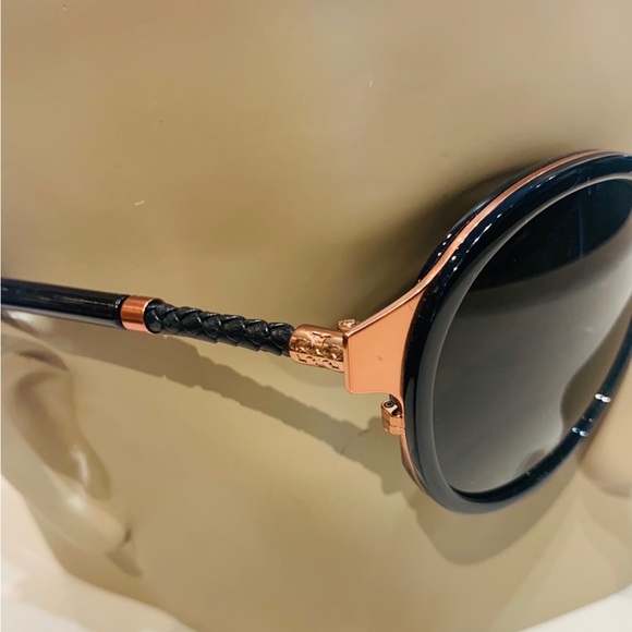 New Women’s Tory Burch Sunglasses - Picture 4 of 7